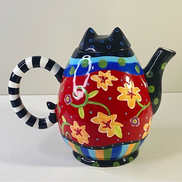 Cat’s Meow Red Floral Cat Teapot, Striped Tail Handle, Ceramic - Picture 3 of 9